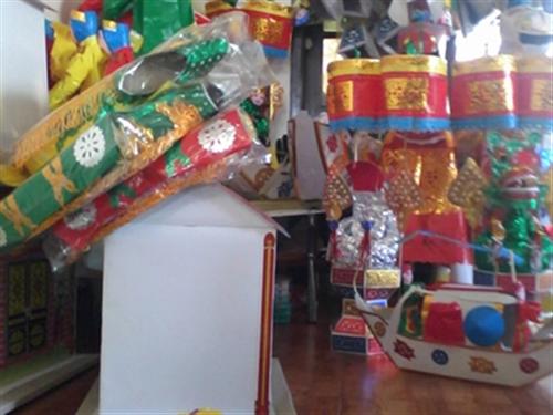 Nữ sinh vung tiền đi cắt tiền duyên